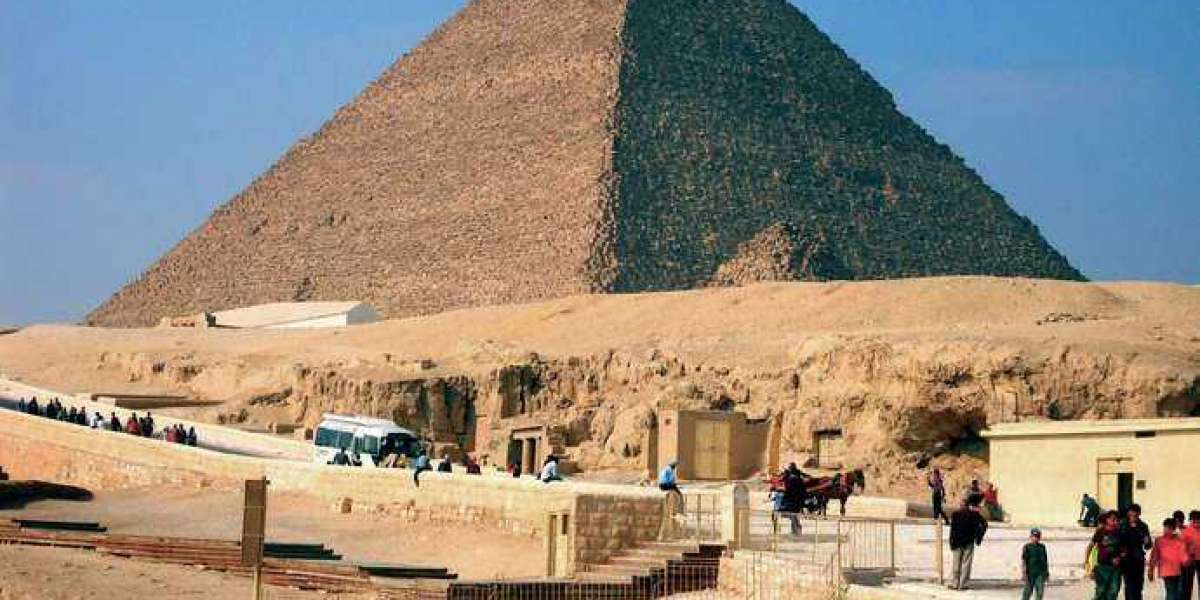 All about Pyramids of Giza, ancient masonry  pyramids in Egypt