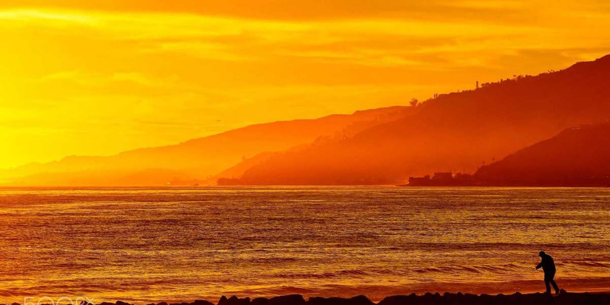 Santa Monica, the golden California sunset