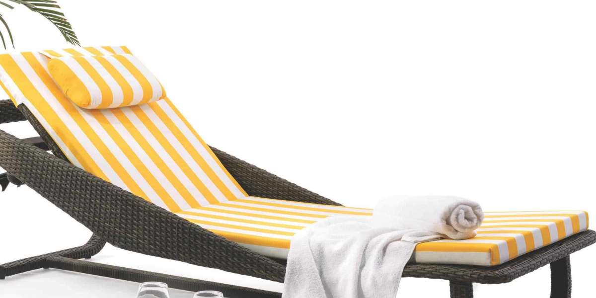 Best Outdoor Loungers with Sunbrella Cushions for Your Poolside Area!